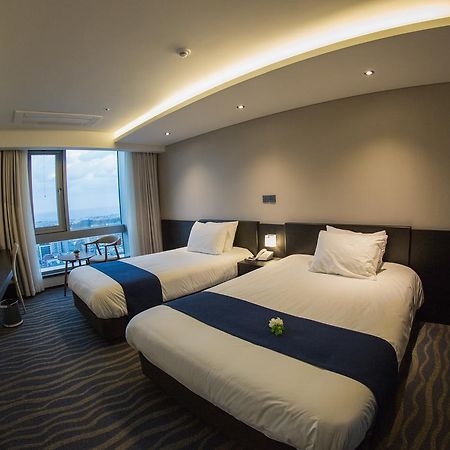 Gloucester Hotel Чеджудо Экстерьер фото