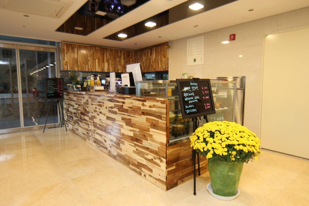 Gloucester Hotel Чеджудо Экстерьер фото