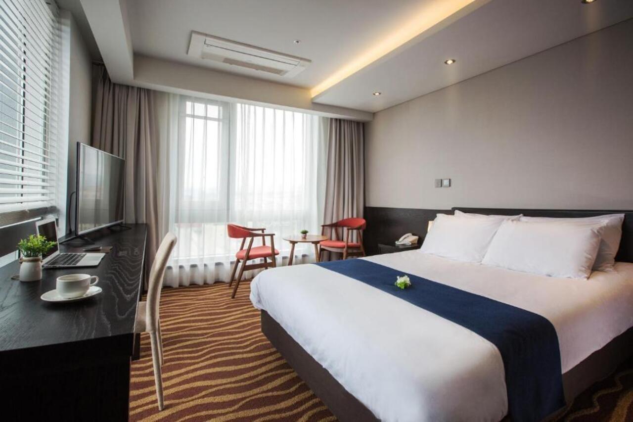Gloucester Hotel Чеджудо Экстерьер фото