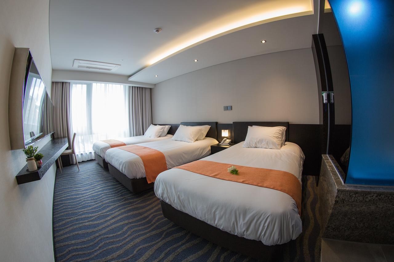 Gloucester Hotel Чеджудо Экстерьер фото