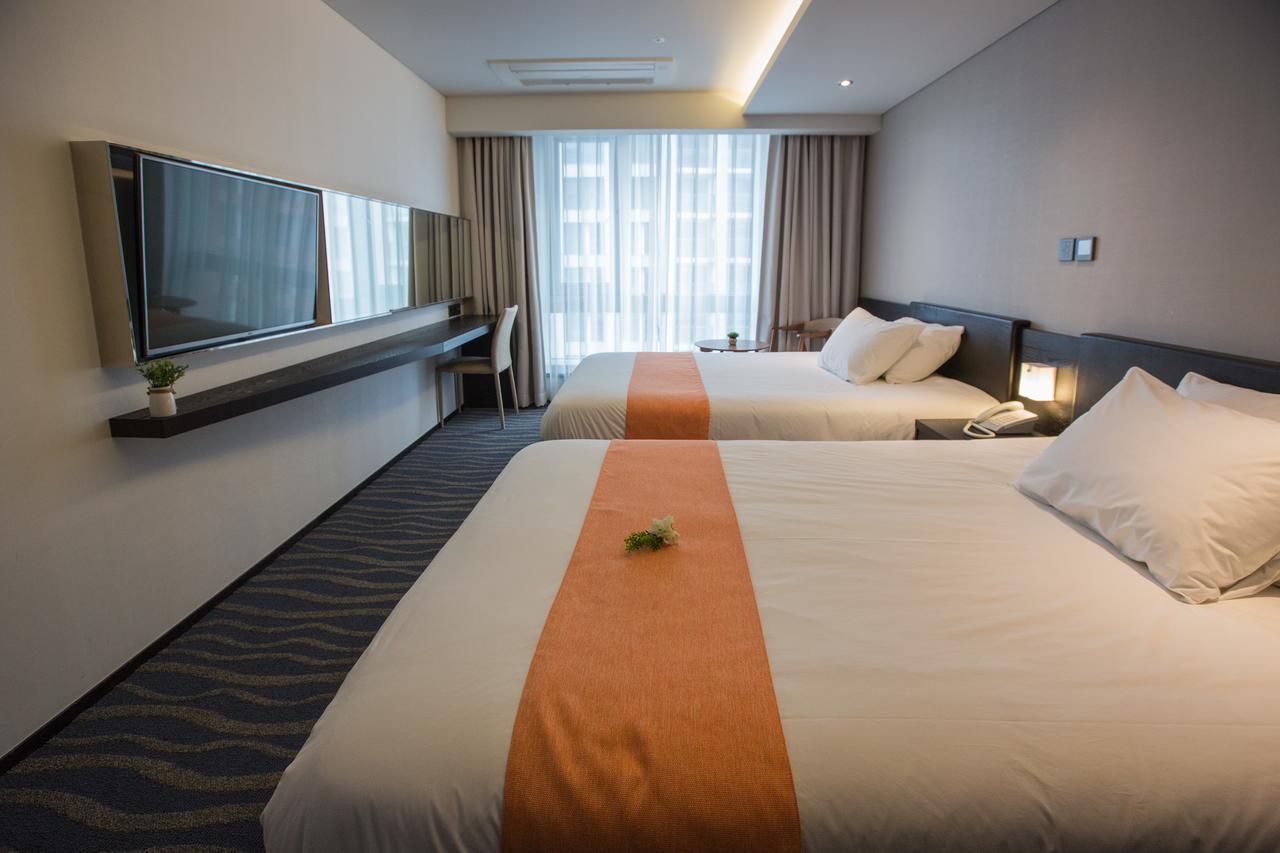 Gloucester Hotel Чеджудо Экстерьер фото