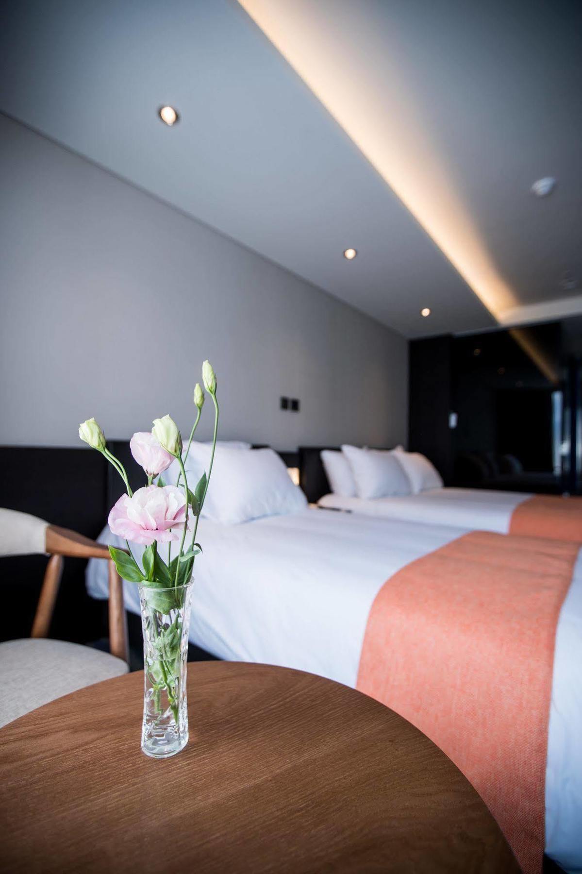 Gloucester Hotel Чеджудо Экстерьер фото