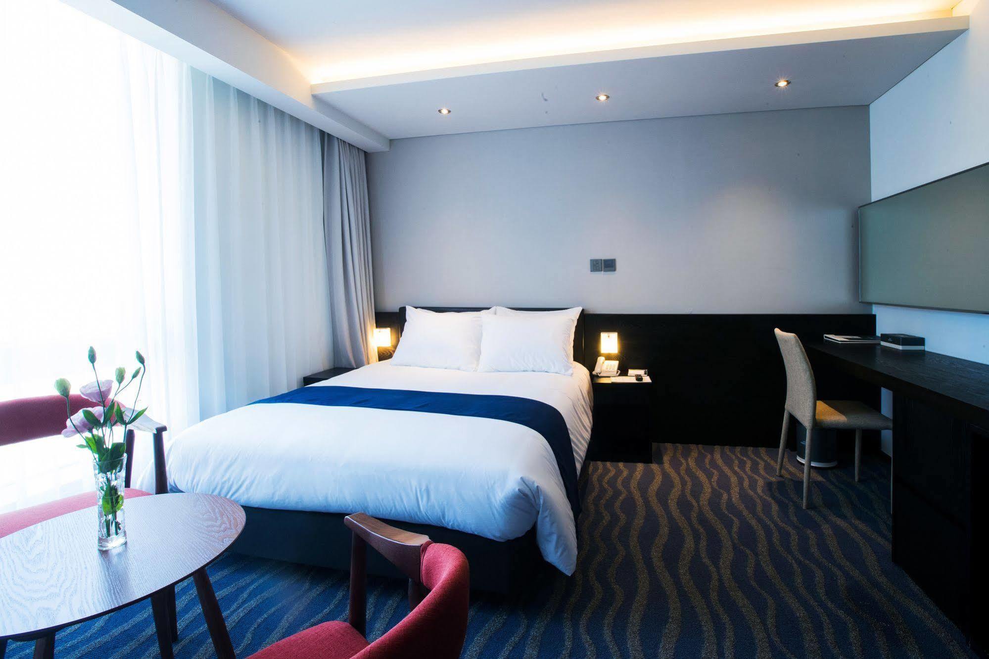 Gloucester Hotel Чеджудо Экстерьер фото