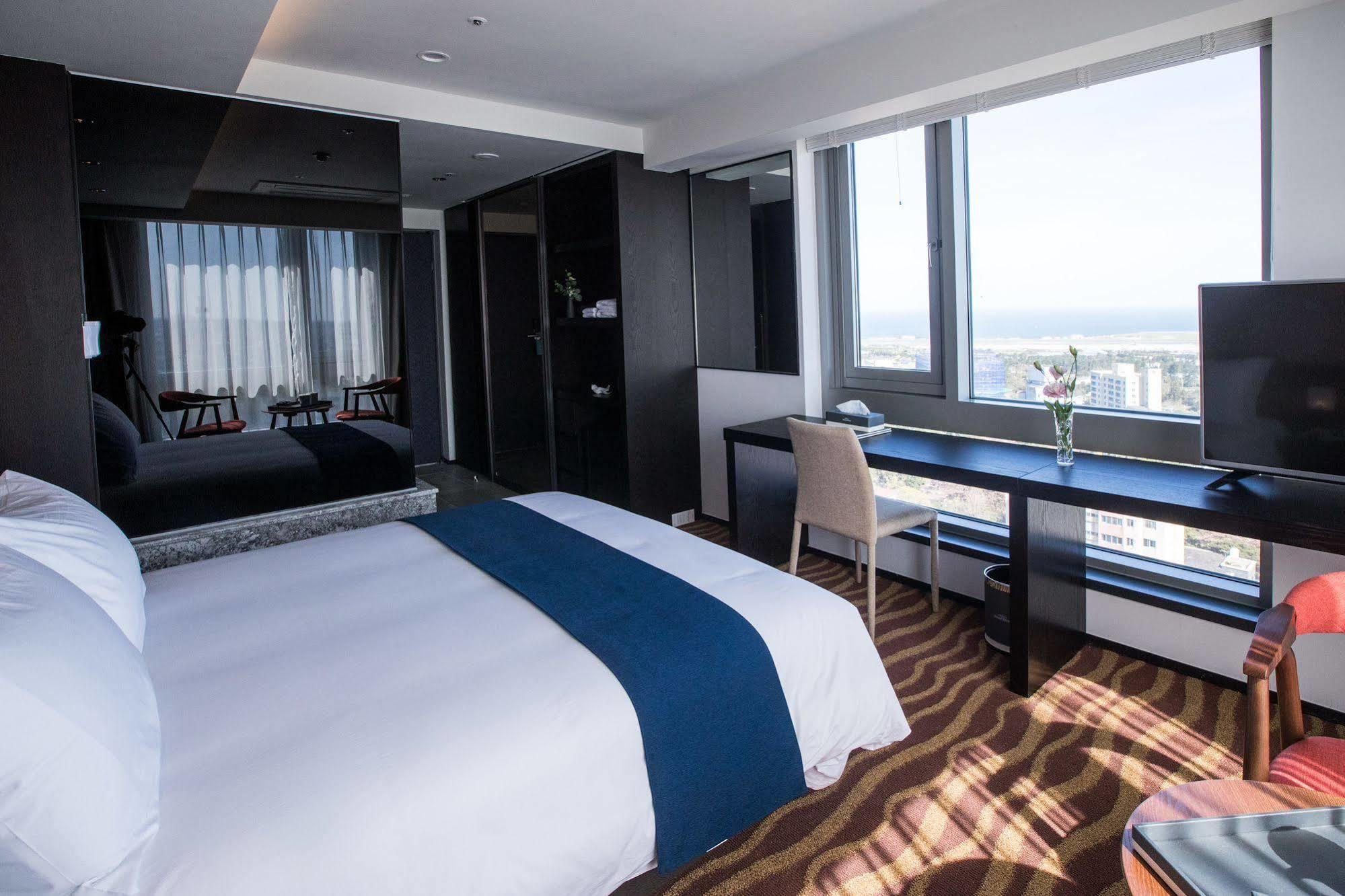 Gloucester Hotel Чеджудо Экстерьер фото
